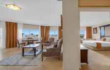 Двухместный люкс с видом на бассейн