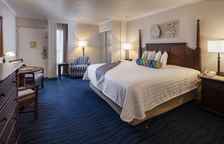 Двухместный номер с балконом и с видом на залив