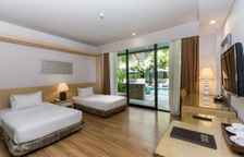 Двухместный номер Deluxe с видом на бассейн