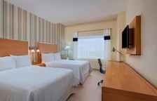 Четырёхместный гостевой номер Deluxe с видом на город