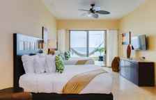 Четырёхместный номер Deluxe oceanfront