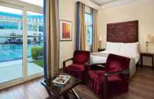 Двухместный номер Cabana с балконом и с видом на бассейн