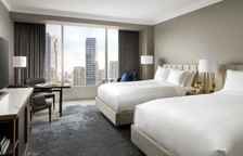 Четырёхместный номер Club с видом на озеро Онтарио