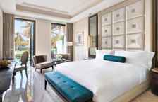 Люкс семейный Mid Floor с 2 комнатами с балконом и Resort View