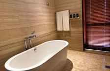 Двухместный люкс с бассейном Luxury с видом на сад
