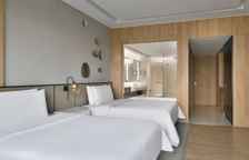 Четырёхместный клубный номер Guest Larger с видом на озеро