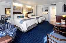 Четырёхместный номер с балконом и с видом на залив