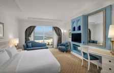 Двухместный номер Club с частичным видом на море