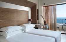 Трёхместный номер с видом на море