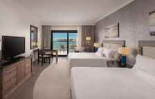 Номер Westin Executive с балконом и с видом на море