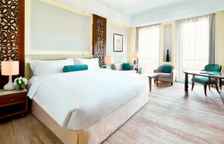 Двухместный номер High Floor Guest с балконом