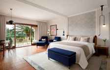 Двухместный полулюкс с балконом и с частичным видом на море