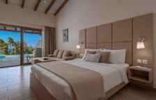 Двухместный полулюкс с собственным бассейном