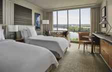 Четырёхместный номер с видом на озеро