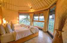 Четырёхместная вилла с бассейном семейная