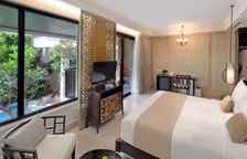 Двухместный номер Premier с видом на бассейн