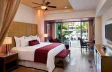 Двухместный полулюкс Preferred Club Swim Out