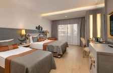 Двухместный номер Standard с частичным видом на море