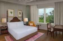 Двухместный клубный номер Manor with City/Garden view