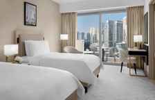 Двухместный номер Club Level Executive с балконом и с видом на пристань