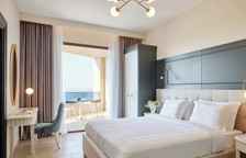 Люкс семейный с 2 комнатами с видом на море