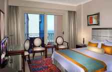 Четырёхместный номер Семейный с частичным видом на море