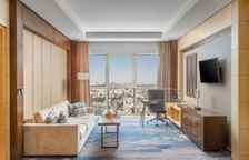 Двухместный люкс Corniche Tower Business