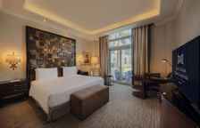 Двухместный номер Grand Deluxe с видом на бассейн