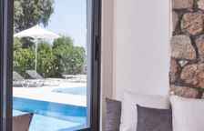 Четырёхместное семейное бунгало Sharing Pool