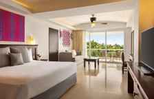 Четырёхместный полулюкс с красивым видом из окна