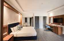 Двухместный номер Premium с частичным видом на море