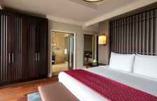 Двухместный полулюкс с видом на бассейн