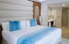 Двухместный клубный люкс с джакузи Mirage Club 18+ Swim Up