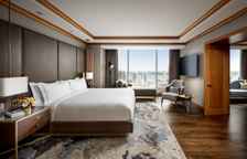 Двухместный люкс The Ritz-Carlton Club Level c 1 комнатой