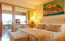 Двухместный номер Deluxe с видом на бассейн