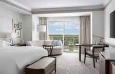 Номер с видом на озеро