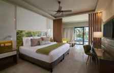 Полулюкс Premium с видом на бассейн