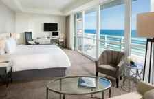 Четырёхместный полулюкс с видом на залив