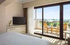 Двухместный люкс Superior с видом на бассейн