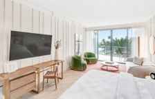 Двухместный номер 3-4 этаж с балконом и с частичным видом на океан