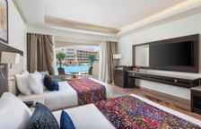 Двухместный номер Deluxe с видом на бассейн