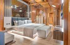 Деревянное шале с 2 комнатами с видом на море