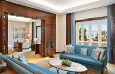 Люкс семейный с 2 комнатами с частичным видом на море