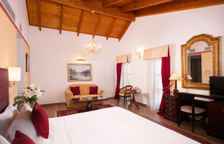 Двухместный полулюкс с видом на бассейн