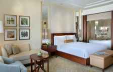 Номер семейный с балконом и с видом на сад