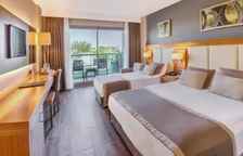 Номер Lake House