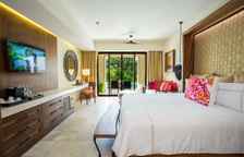 Двухместный полулюкс Swim Out