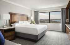 Номер с видом на бассейн