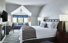 Четырёхместный номер Fireplace Premium с видом на горы