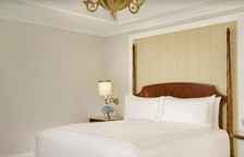 Двухместный люкс Canton Tower Club Level Carlton c 1 комнатой с видом на реку